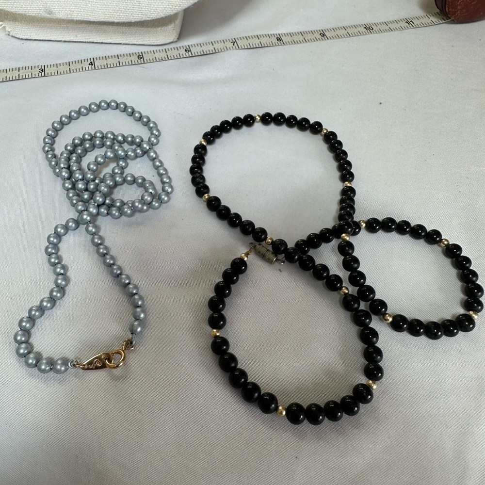 Two ball style necklaces black and steel blue - Picture 6 of 8